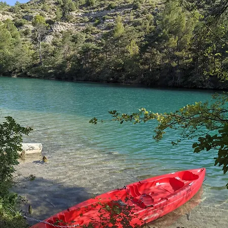Maison Paisible Au Bord Du *